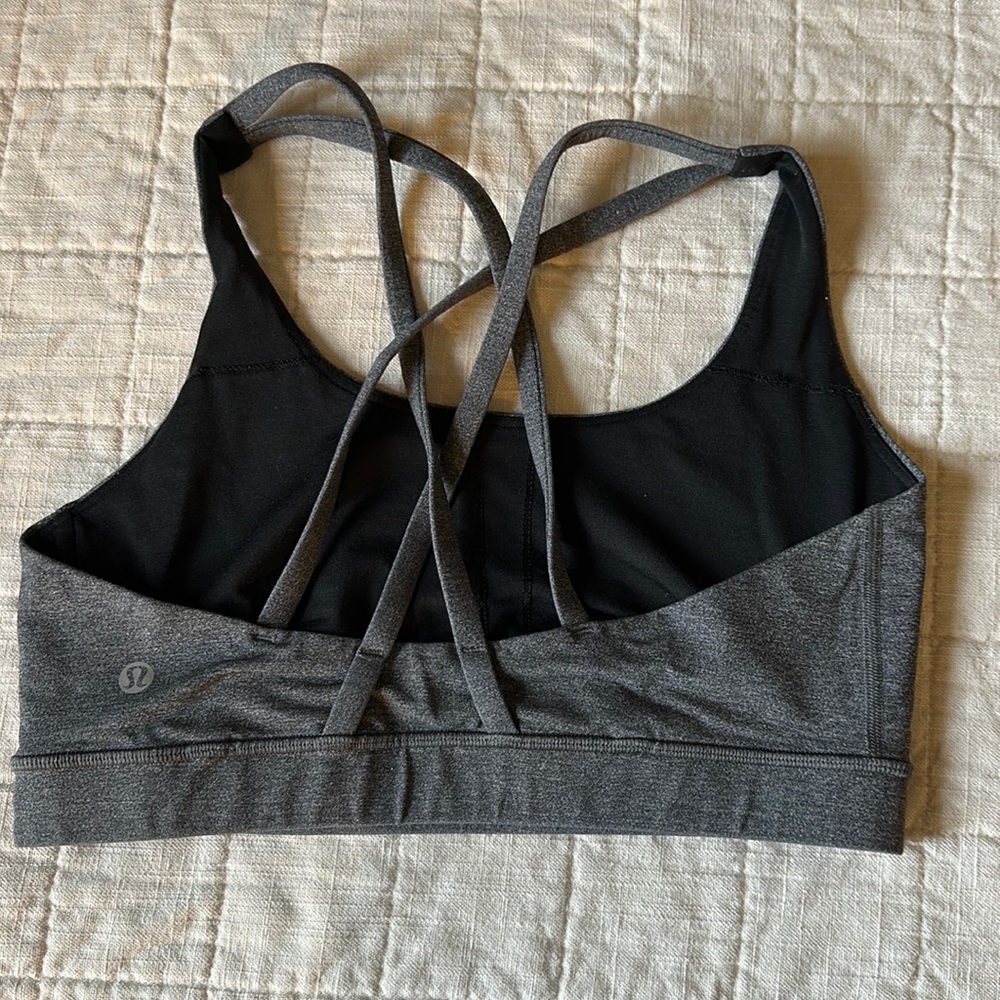 Luluulemon sports bra